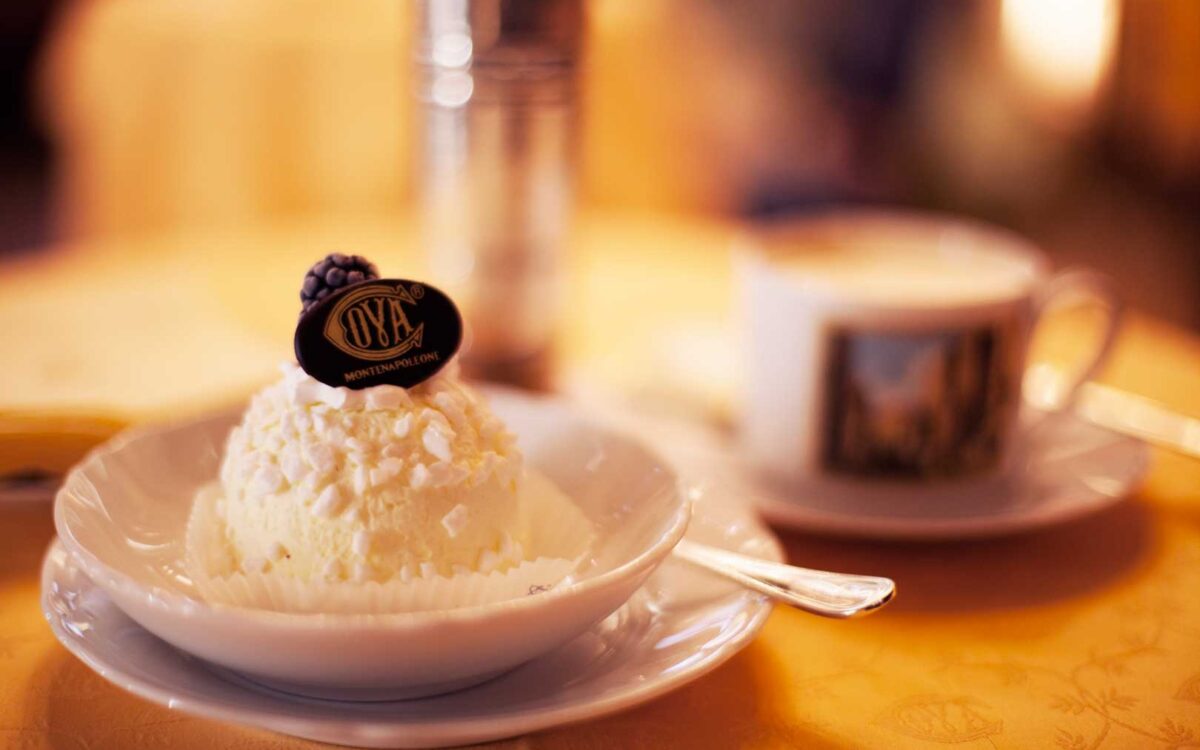 Pasticceria Cova in centro, Milano