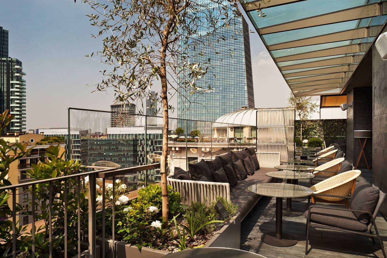 Radio Rooftop bar - ME Milan il Duca Hotel