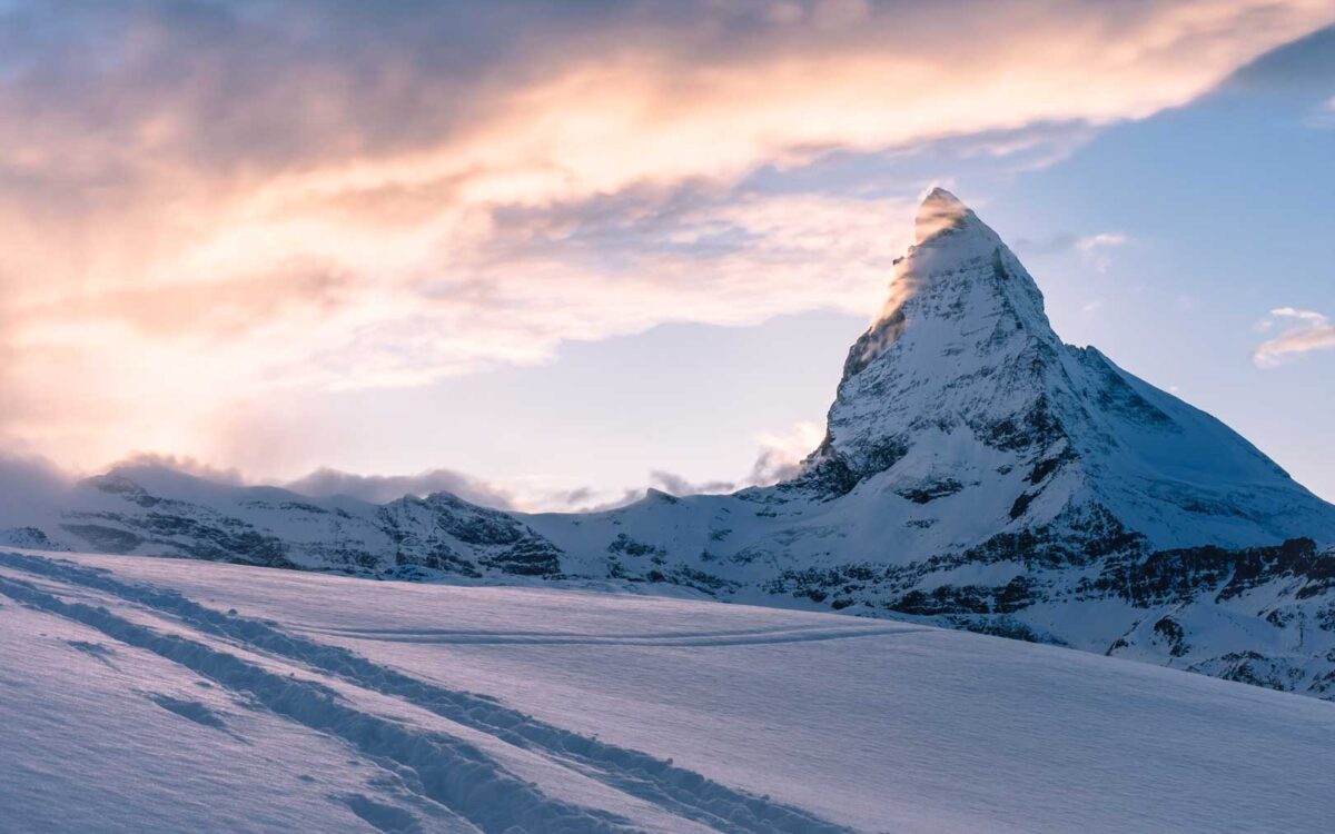 Skiing destinations near Milan