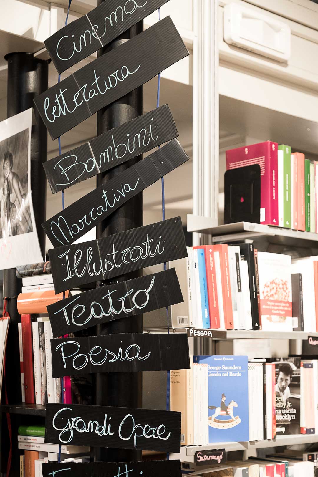 La libreria del mondo offeso - Milano