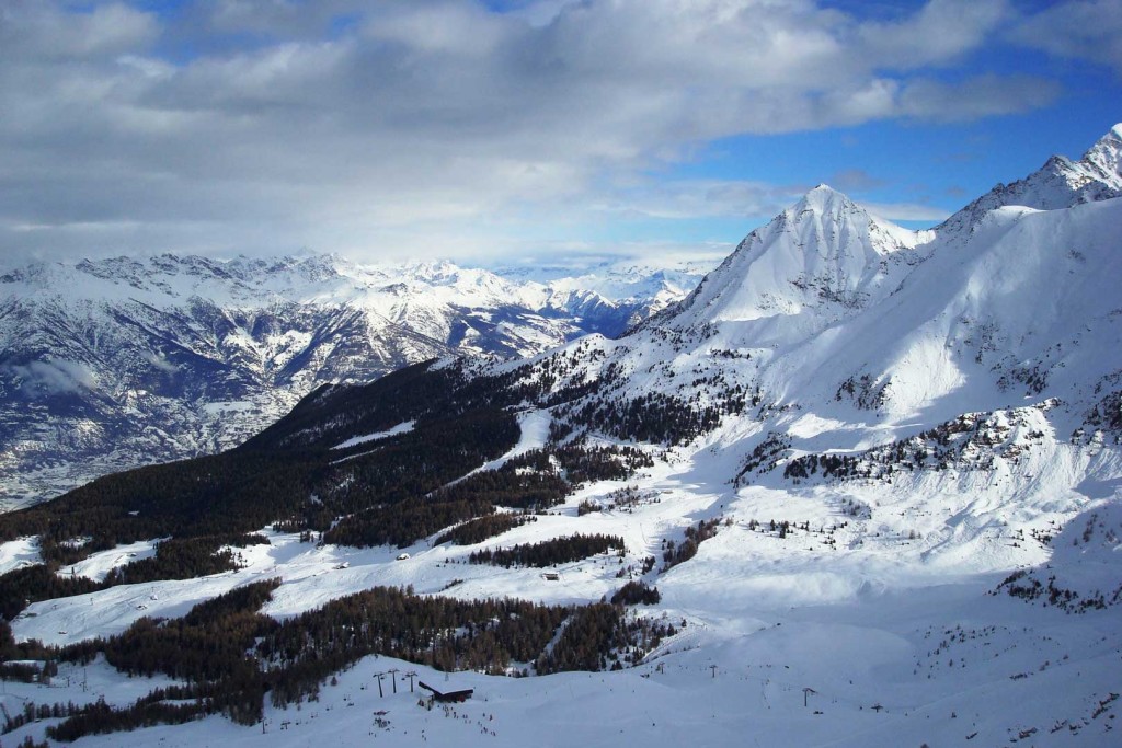 Places to ski on a day trip from Milan