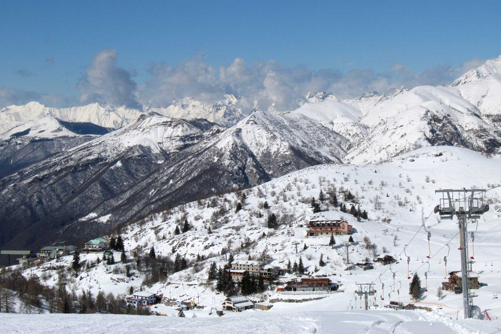 5 località per sciare in giornata da Milano