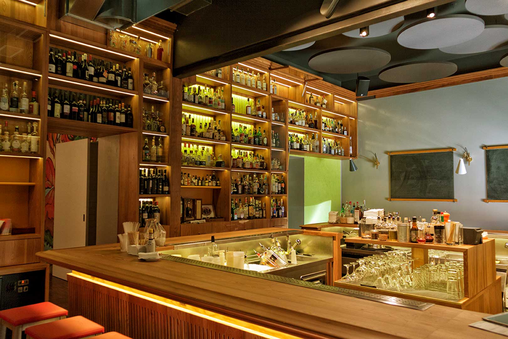 I migliori cocktail bar di quartiere a Milano