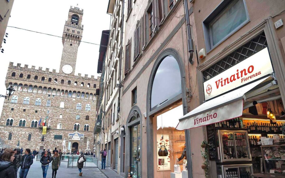 Vinaino Fiorenza, street food spot in Florence
