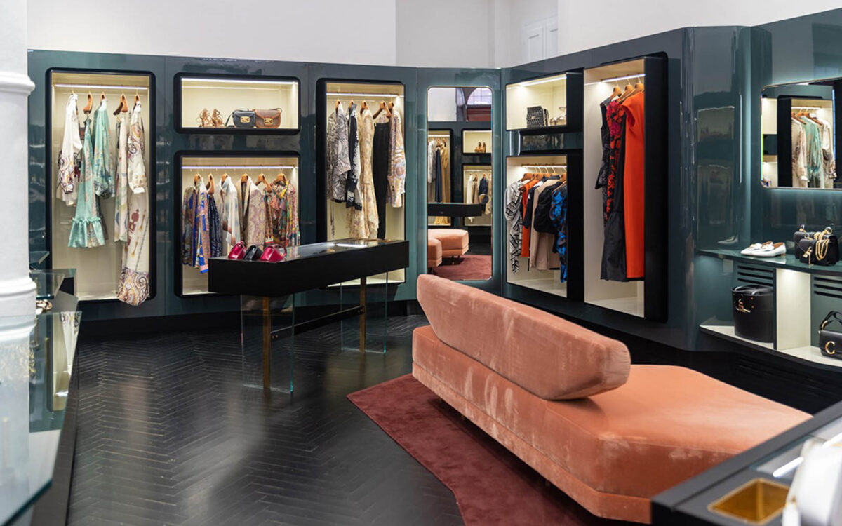 Chic boutiques for shopping in Bologna