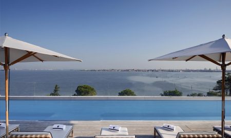 Sagra Poolside Bar