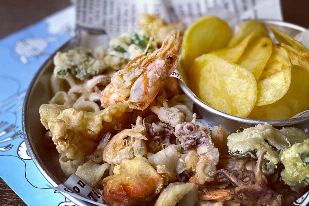 The best places for seafood fritto misto in Florence