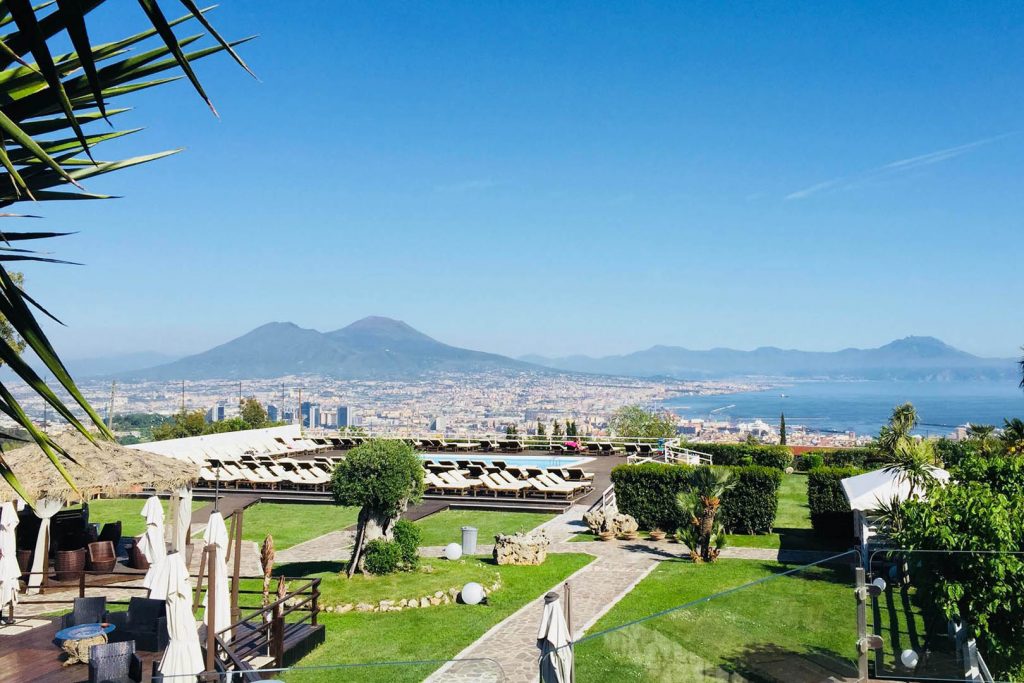 The best outdoor pools in and around Naples
