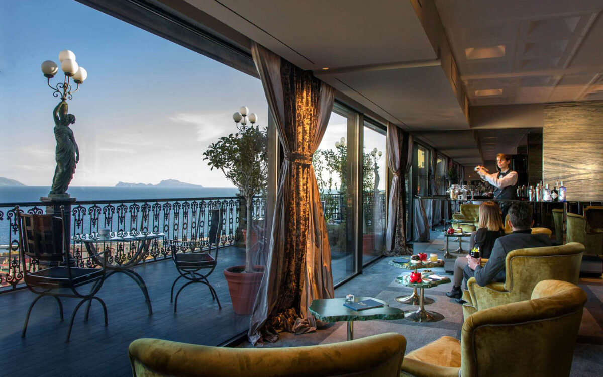 The best rooftop terraces in Naples with breathtaking views