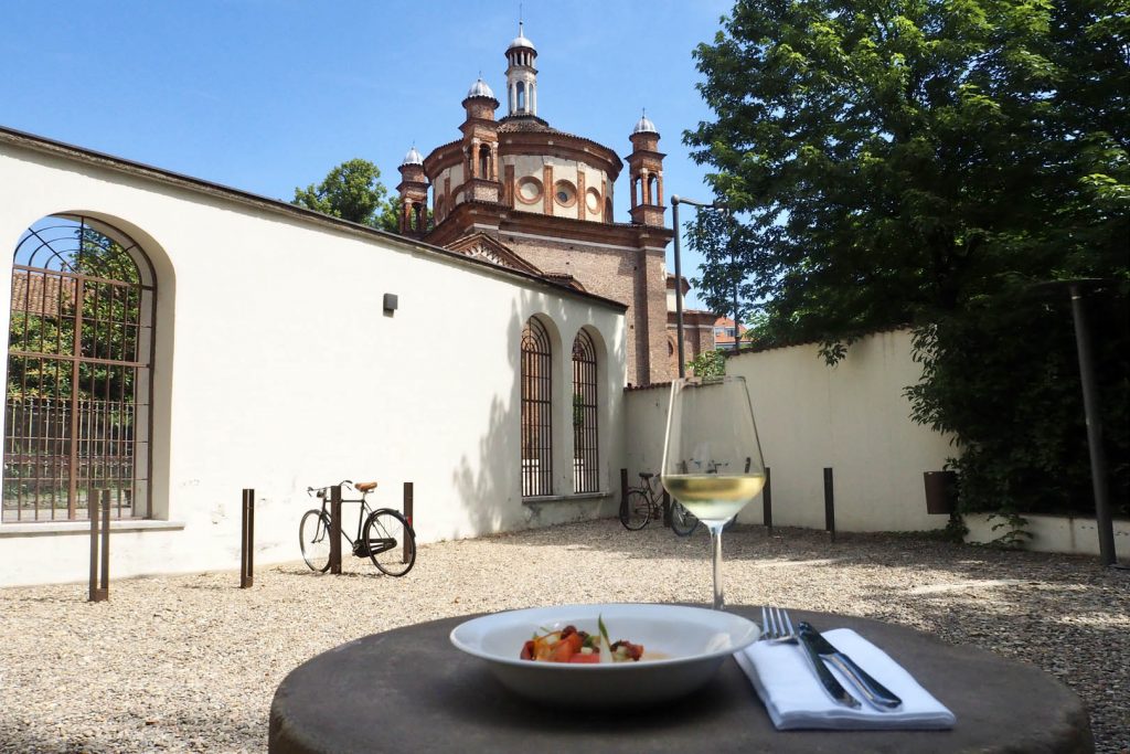 Outdoor wine bars in Milan: Enoteca Naturale