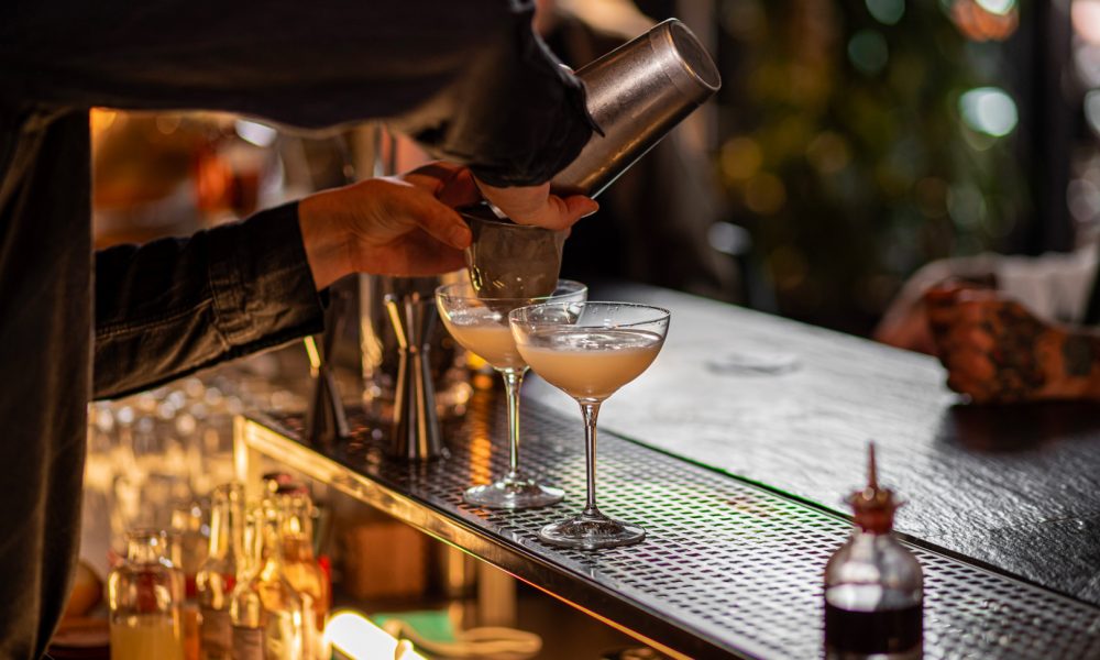 Il Whiskey Sour è il Cocktail più Sofisticato dell’Estate 2023
