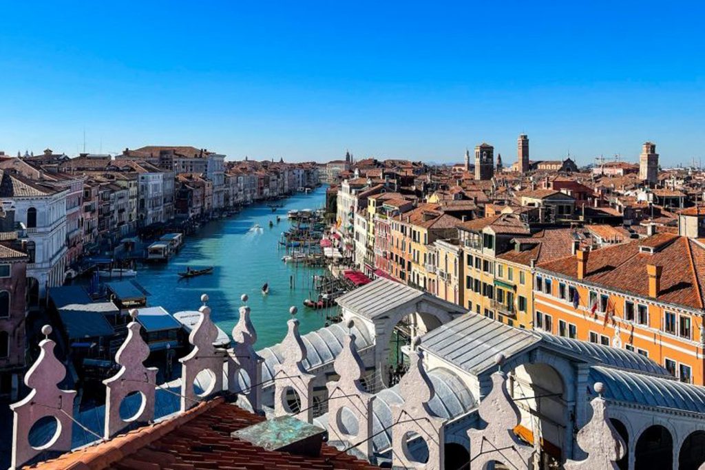Unique experiences for a weekend in Venice: Aperitivo alla Terrazza Aperol