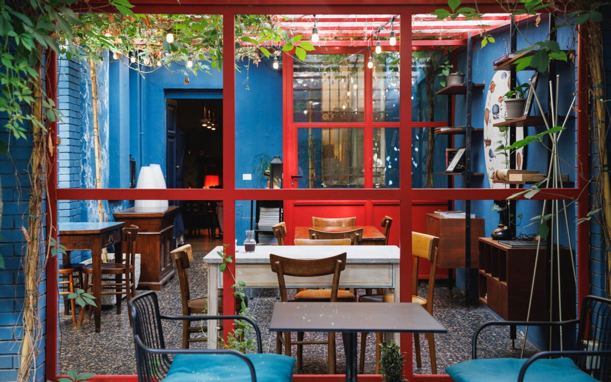 Spots to drink natural wine in Milan: Onest