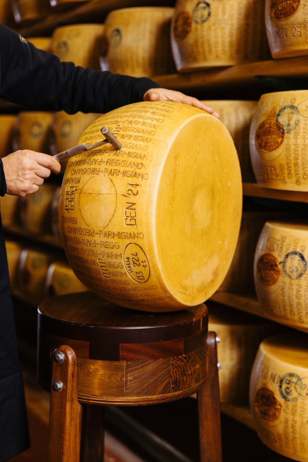 La battitura del Parmigiano Reggiano